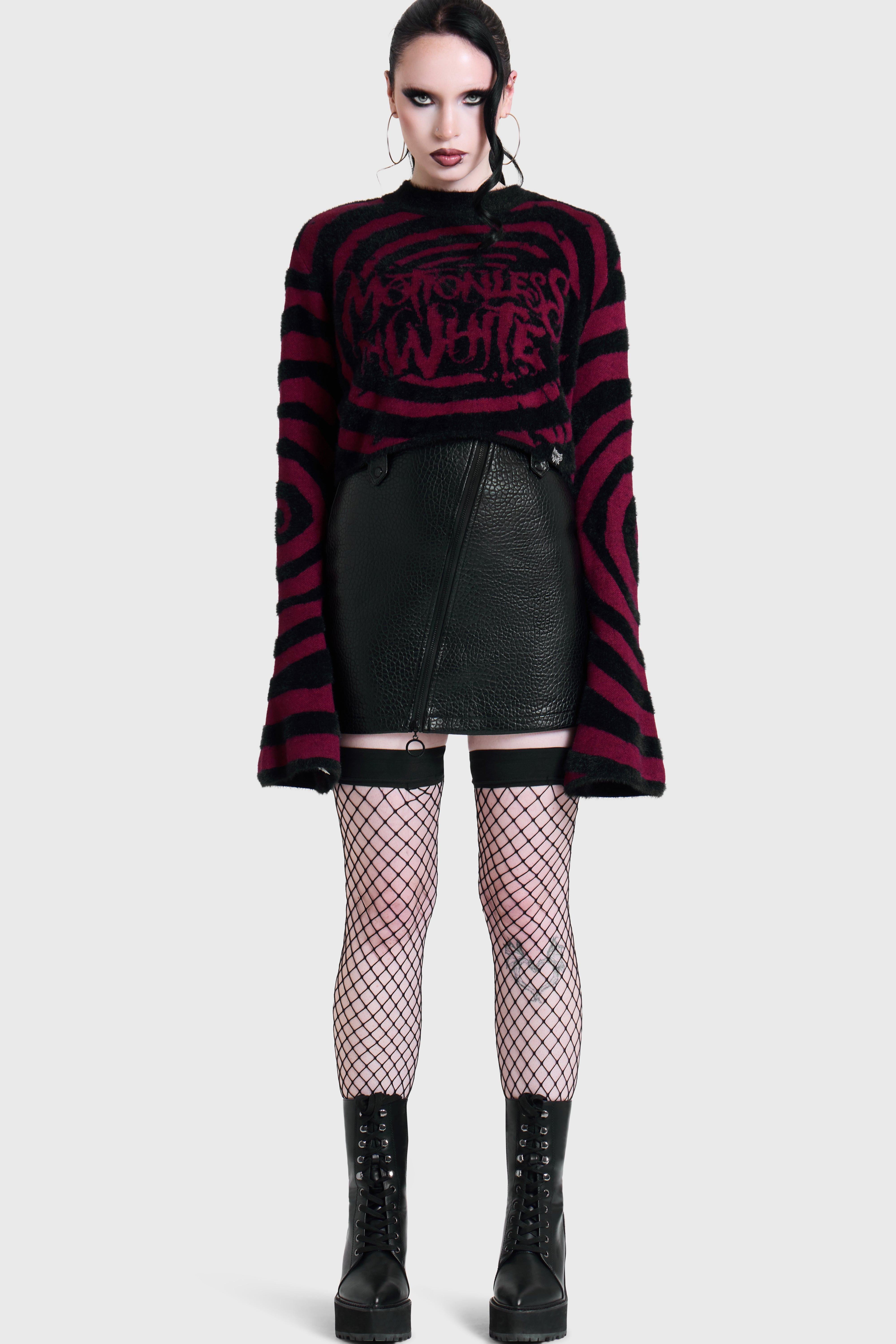 VOICES SPIRAL CROP KNIT SWEATER